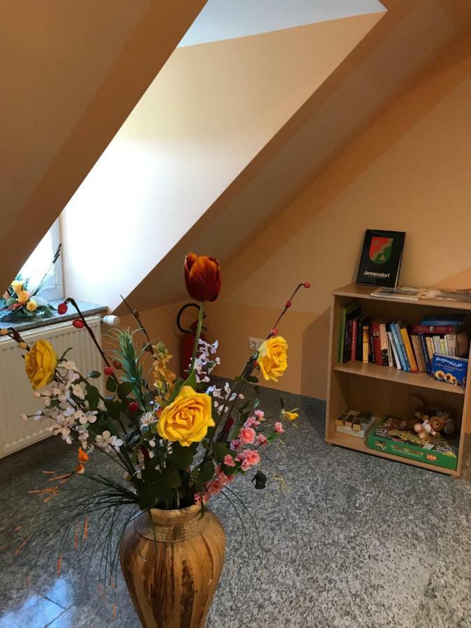 Gaestehaus Lindenhof イェナースドルフ エクステリア 写真